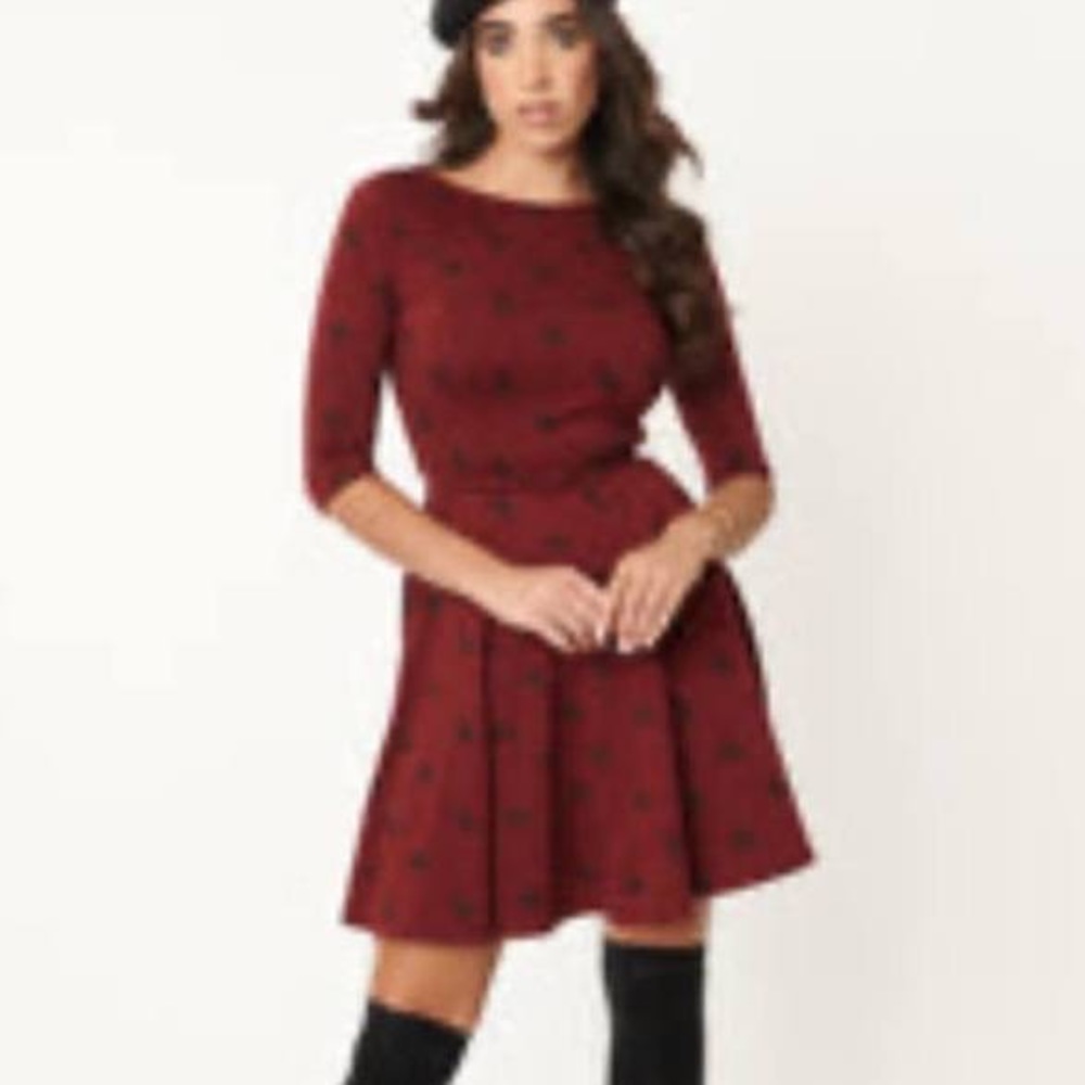 Unique Vintage Stéphanie dress in burgundy cats